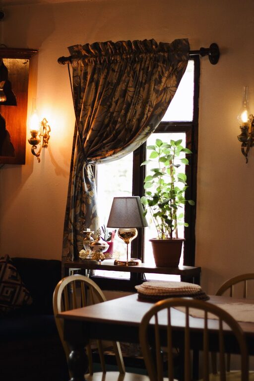 Tips for Creating a Cozy and Inviting Living Space at Home